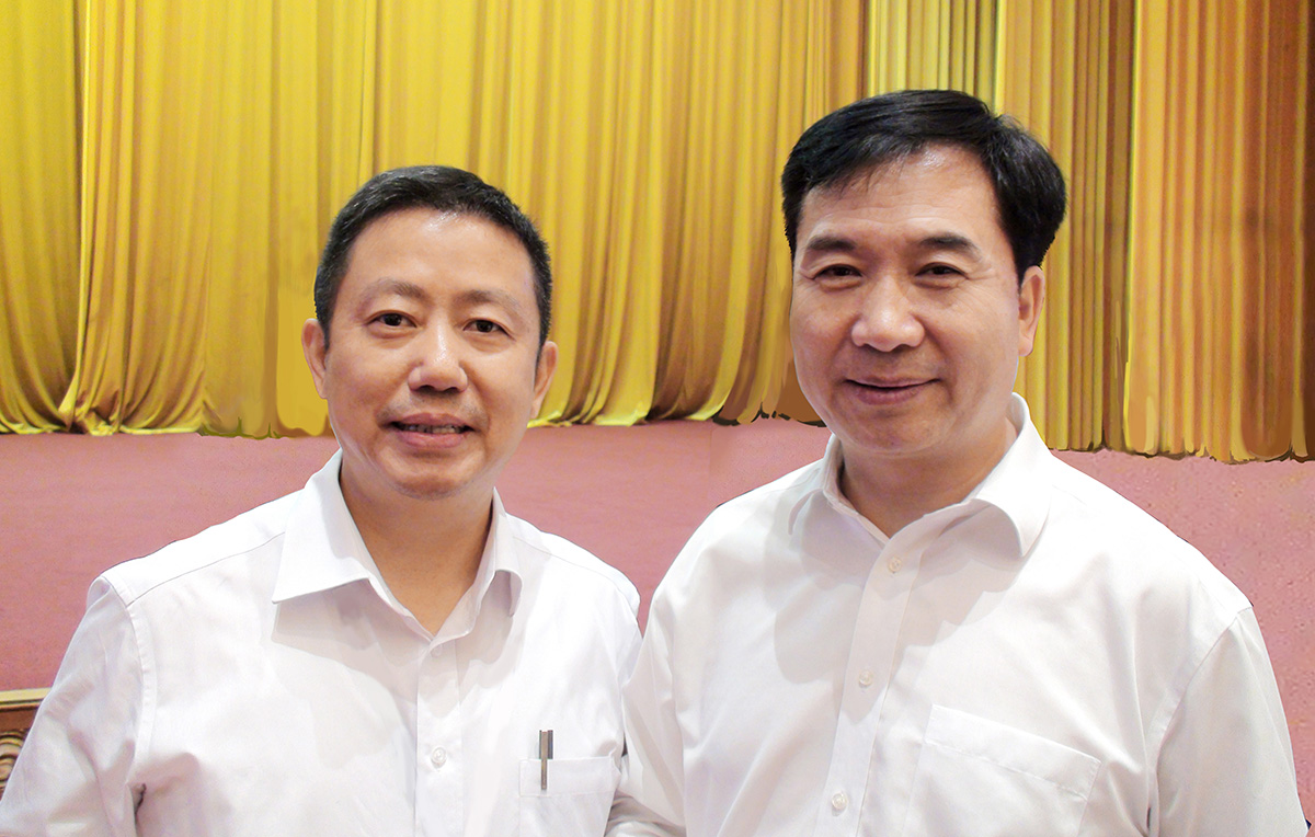 中央政治局常委、中央纪律检查委员会书记李希与周海江合影